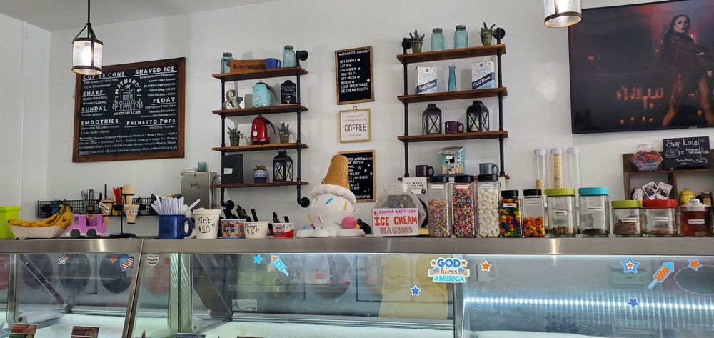 Maynard’s Ice cream & Cafe Logo