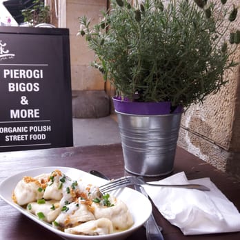 Tak Tak - Pierogi mit Kraut-Pilzfüllung - Polish Near Me - Berlin, BE Tak Tak - Pierogi mit Kraut-Pilzfüllung - Polish Near Me - Berlin, BE