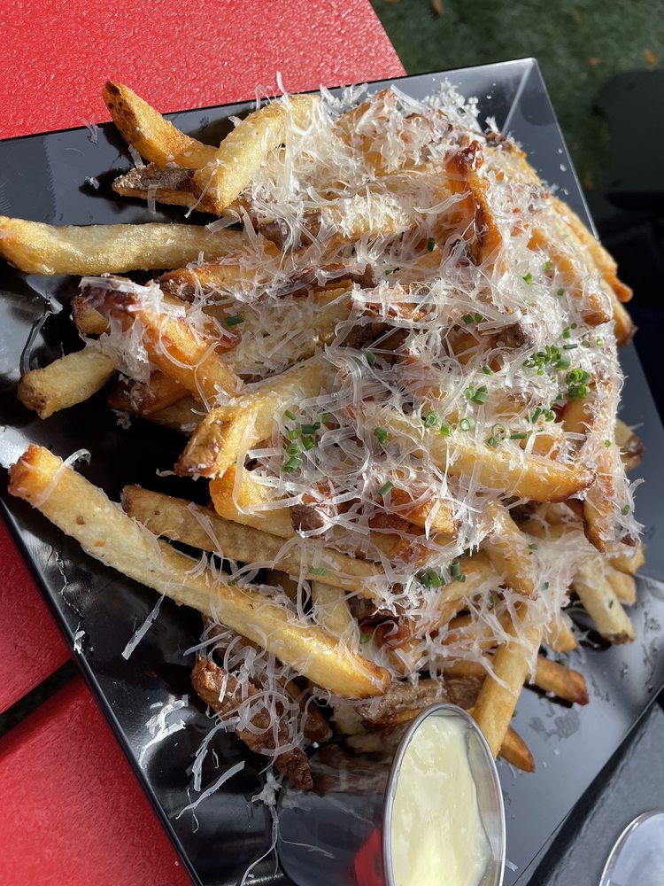 MADDIE’S WINE AND WHISKEY 62 Photos & 27 Reviews 835 E Fairview Ave