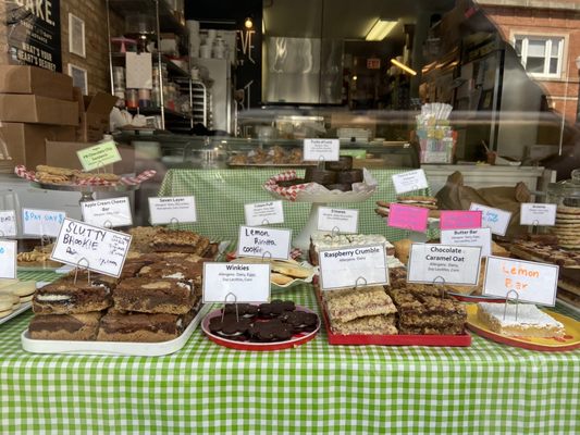 defloured: A Gluten Free Bakery by null