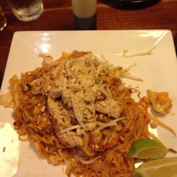 Star Noodle - Pad Thai!! - Asian Fusion Near Me - Lahaina, Hawaii
