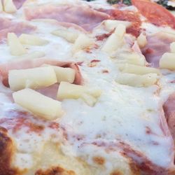 Giuseppe's Pizza & Italian Restaurant - Hawaiian pizza