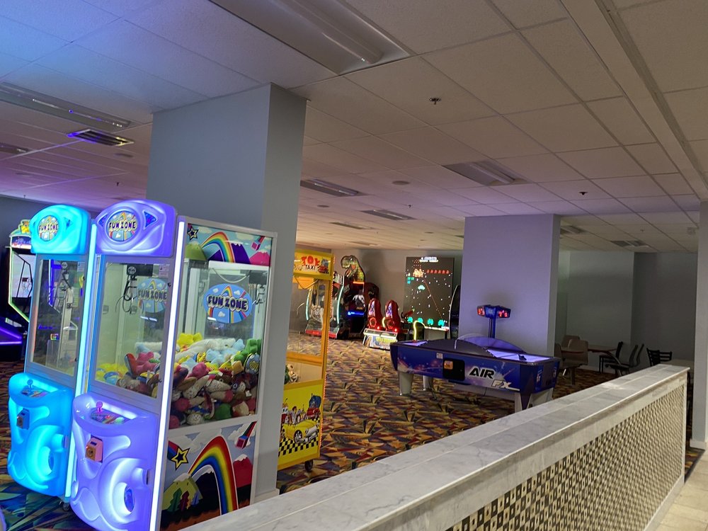 Hamilton Lanes and Entertainment Center Logo