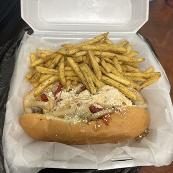 Nolanica - Sandwich De Bistec - Latin American Near Me - Saint Rose, Louisiana