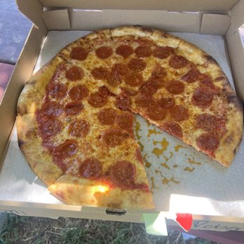 Pizzeria Tra Vigne - Pizza Near Me - Saint Helena, California