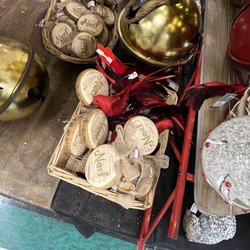 Louisiana Nursery - Holiday decor