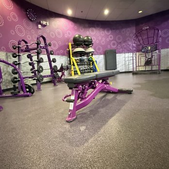 Planet Fitness - Abs and stretch area - Gyms Near Me - Longmont, Colorado Planet Fitness - Abs and stretch area - Gyms Near Me - Longmont, Colorado