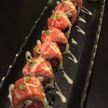 Manzo Japanese Itamae - Philadelphia roll :) not on menu, but is on the small plastic stand on the table - Japanese Near Me - Richmond, British Columbia