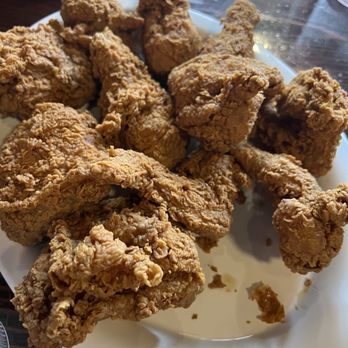 Babe's Chicken Dinner House - Fried Chicken - Chicken Shop Near Me - Roanoke, Texas