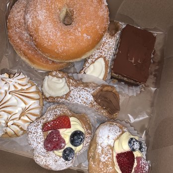 Lamanna's Bakery - Regular donuts with sugar on top, tiramisu, two berry cream puff pastries, key lime pie - Bakeries Near Me - Scarborough, Ontario