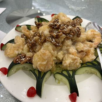 China Garden Han Gong - Walnut Shrimp - walnuts were yummy, the batter that coated the shrimp could've been fried better - Dim Sum Near Me - Rockville, Maryland