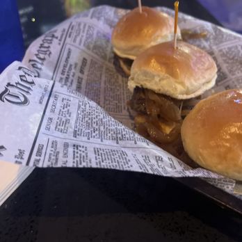 Union Bar & Grill - Filet sliders - Sports Bars Near Me - Tinley Park, Illinois