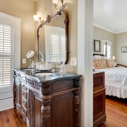Robert Ruark - Captain Adkins' Room