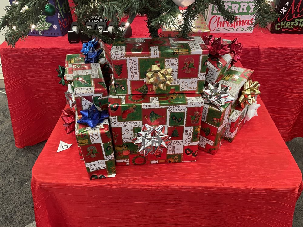 NORTH POLE GIFT WRAPPING Request Information 15 Photos 201 E