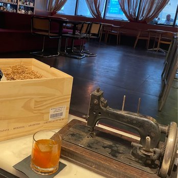 Aficionado's Brickell - Having a pre-dinner old fashioned - Tobacco Shops Near Me - Miami, Florida Aficionado's Brickell - Having a pre-dinner old fashioned - Tobacco Shops Near Me - Miami, Florida