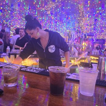 Mom's Place - Pubs Near Me - Chicago, Illinois