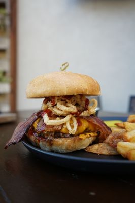 Pub Thirty Two by null