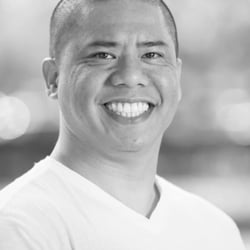4 Therapeutic Kneads - Franz Ruliva, Massage Therapist
