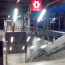 Metro Prosek - jeden ze vchodů