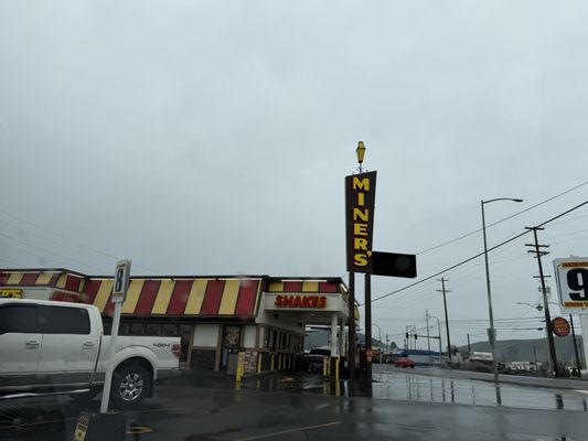 Miner's Drive-In Restaurant by null