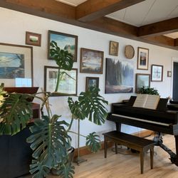 Cascade Lodge & Restaurant - Main lodge community space.