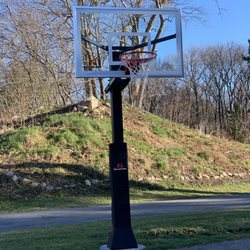 Mr Hoop - Me Hoop installed our hoop on time.