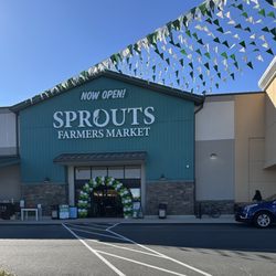 Sprouts - Entrance