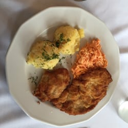 Restauracja Biała - Schabowy z zestawu obiadowego