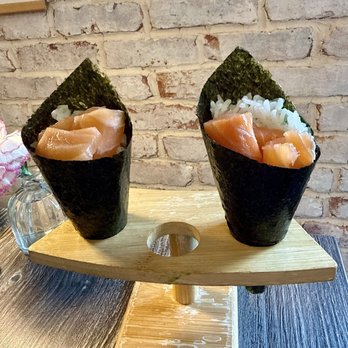 Tada Sushi Studio - Salmon hand roll - Sushi Bars Near Me - Lake Oswego, Oregon