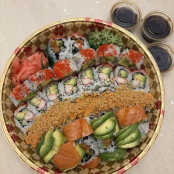 Sushi Sooshimi - Roll Party Tray A (32 Pieces) - Japanese Near Me - Mississauga, Ontario