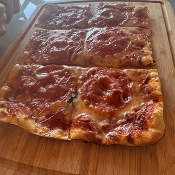 Landry Vineyards - Flatbread pepperoni pizza - Wineries Near Me - West Monroe, Louisiana