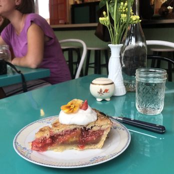 Fog Eater Cafe - Strawberry and Peach Pie - Southern Near Me - Mendocino, California