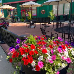 Oasis Mediterranean Grill - Outdoor seating in the summer