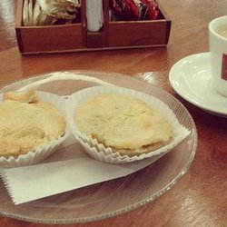 Cia da Empada - Empadinhas com café expresso.