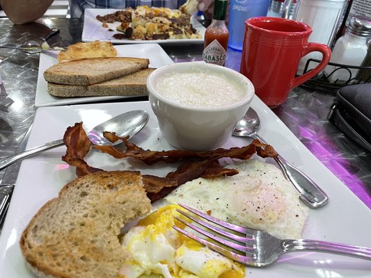 Fly By Night Diner – Department 56