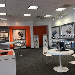 AT&T Store - Newly designed store. Better layout then past!