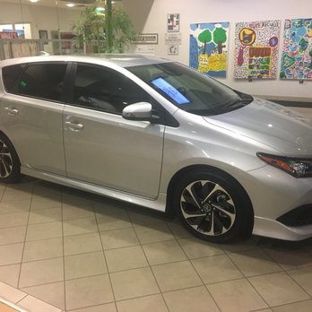 Camelback Toyota - Car Dealers Near Me - Phoenix, Arizona