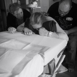 Lumos Doula Services - Doula support during birth.