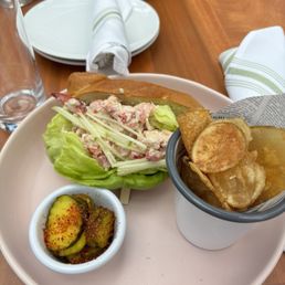 LOBSTER ROLL