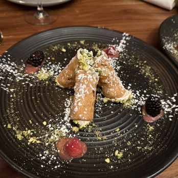 Urban Press Winery & Restaurant - Wine Bars Near Me - Burbank, California Urban Press Winery & Restaurant - Wine Bars Near Me - Burbank, California
