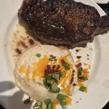 LongHorn Steakhouse - Ribeye - Steakhouses Near Me - Oak Lawn, Illinois