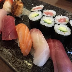T-Style - おすし盛り合わせ大。