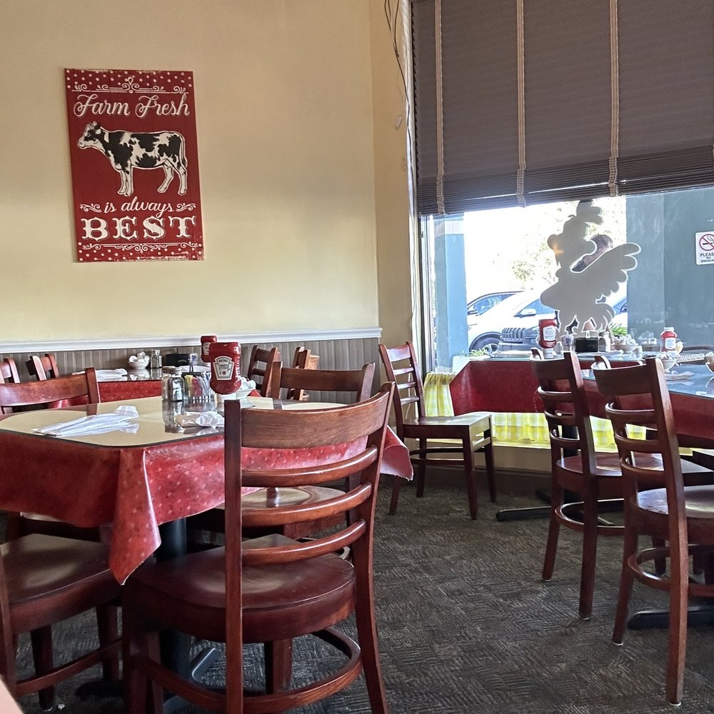 Hen House Eatery - Interior - Breakfast & Brunch Near Me - Sebastian, Florida Hen House Eatery - Interior - Breakfast & Brunch Near Me - Sebastian, Florida