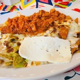 Chilaquiles bandera with Chicharrón