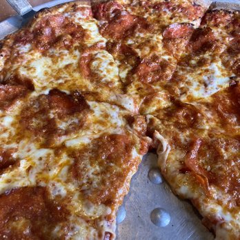 Oskar Blues - Denver - Pepperoni pizza - Brewpubs Near Me - Denver, Colorado Oskar Blues - Denver - Pepperoni pizza - Brewpubs Near Me - Denver, Colorado