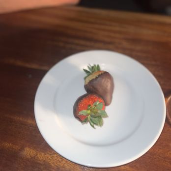 Warren’s Supper Club - Chocolate Covered Strawberries - Steakhouses Near Me - Chandler, Arizona