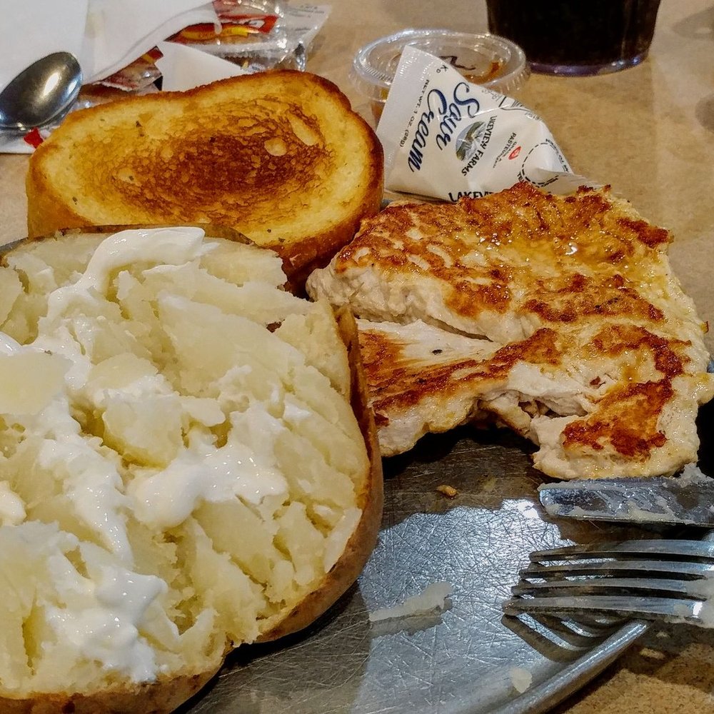grilled chicken breast baked potato diet Pepsi. garlic toast. Heinz 57 chicken and the butter and sour cream for the tater. grilled chicken breast baked potato diet Pepsi. garlic toast. Heinz 57 chicken and the butter and sour cream for the tater.