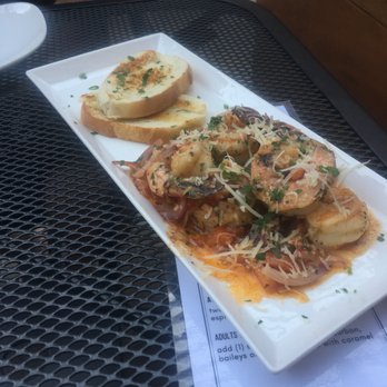 Manny's Barzzeria - Pizza Near Me - Isleton, California Manny's Barzzeria - Pizza Near Me - Isleton, California