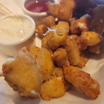 Yard House - fried cheese curds - Bars Near Me - Sunrise, Florida Yard House - fried cheese curds - Bars Near Me - Sunrise, Florida