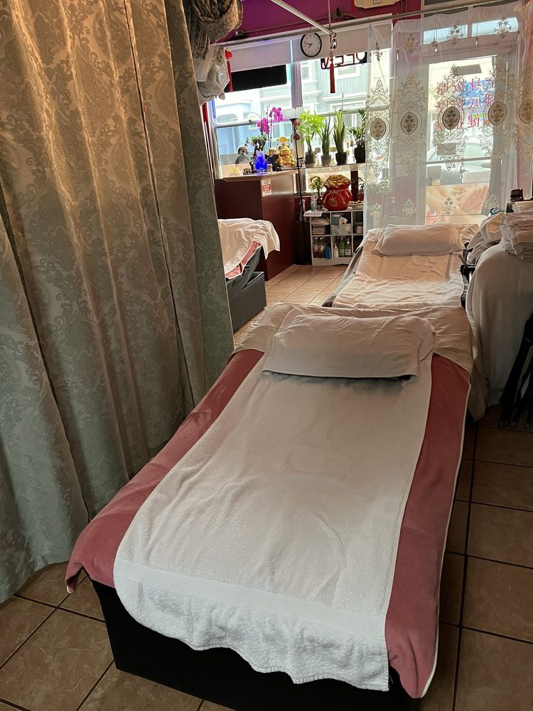 U Feet Massage Logo